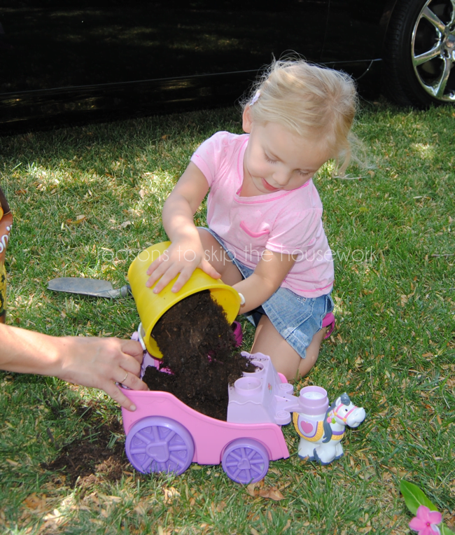 princess carriage flower planter