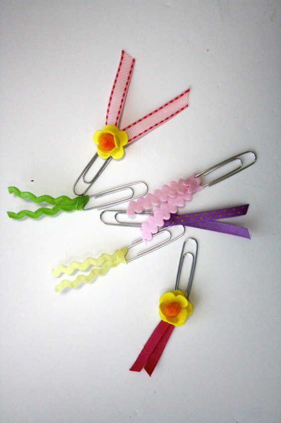 Easy embellished paper clips!  By Designer Trapped in a Lawyer's Body for Reasons to Skip the Housework.