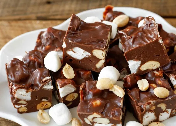 Rocky Road Fudge in a Jiffy - A 5-minute snacks