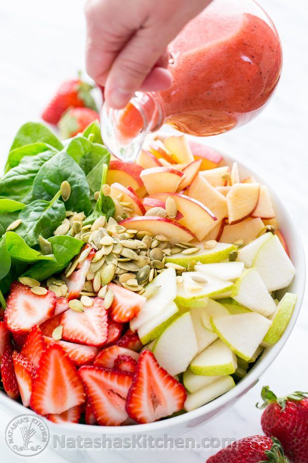 Apple-and-Pear-Spinach-Salad-with-Strawberry-Vinaigrette-112