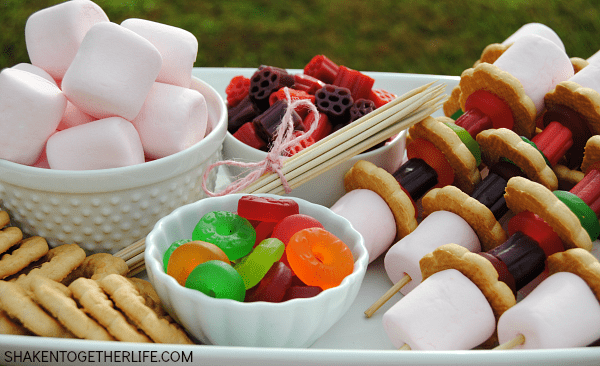 Spring Snack Kabobs are a fun {and tasty} activity for the kids!