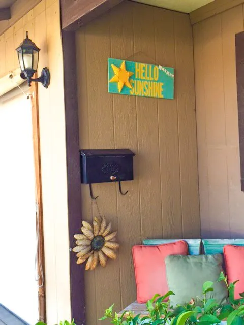 hello sunshine sign