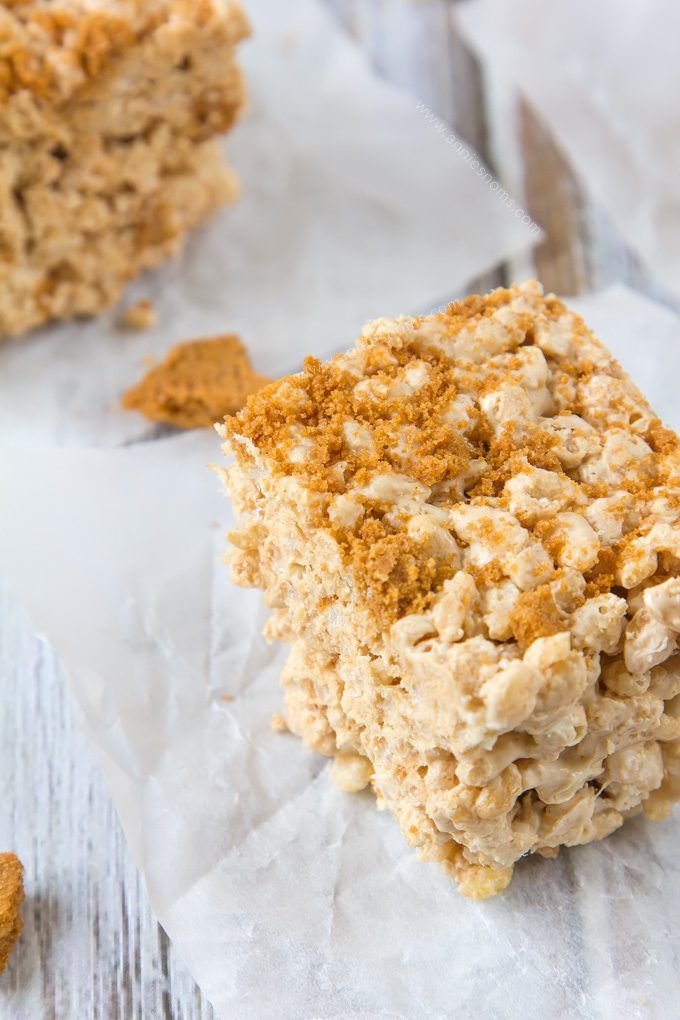 Super easy, incredibly more-ish Biscoff Rice Krispie Treats!