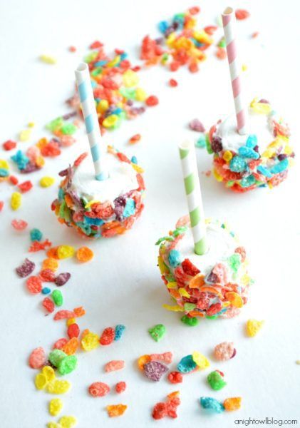 Fruity-Pebbles-Marshmallow-Pops-7