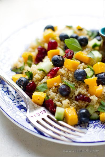 mango-blueberry-quinoa-salad-lemon-basil-dressing-recipe2