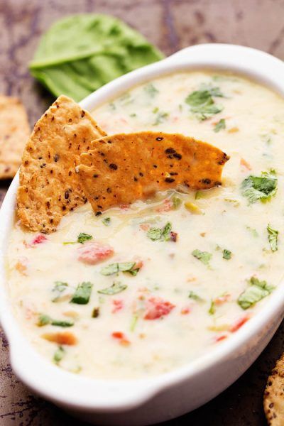 whitespinachqueso