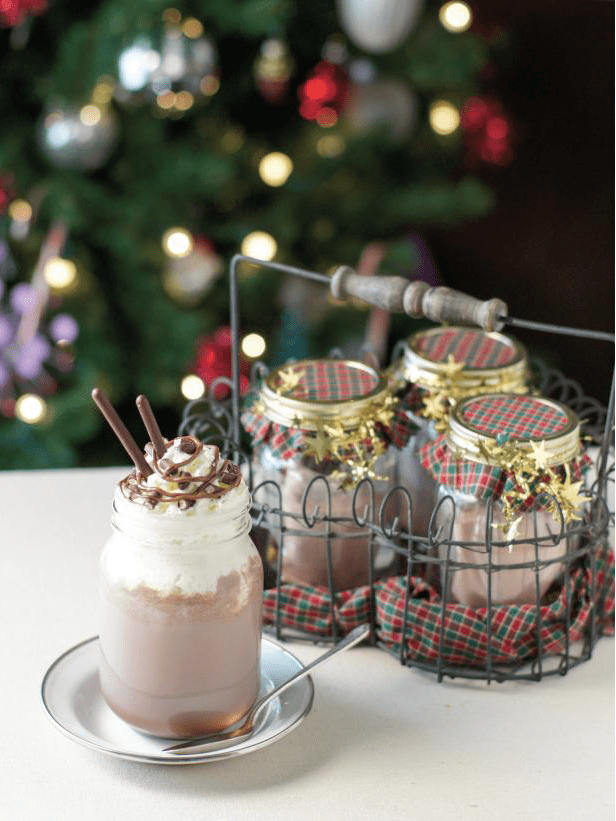 Hazelnut Cocoa Set: The holidays are here and there are so many different gift and decor ideas to bring lots of cheer! There are so many Mason Jar Crafts to make this holiday!