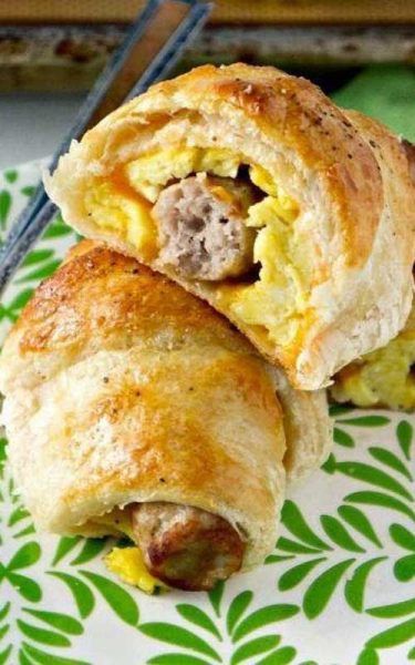 With the holidays coming up you better go out and stock up on some Crescent Rolls - and now they have Crescent Recipe Creations Seamless Dough Sheets which are even more fun to bake with! These are some great Recipes for Crescent Rolls for you to try out.