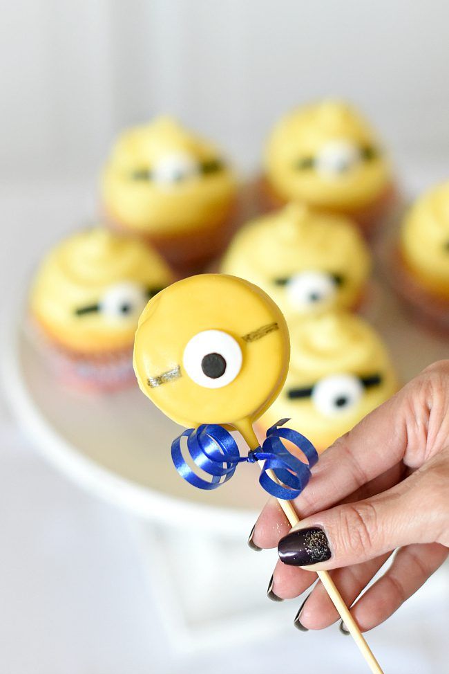 Simple Minion Treats