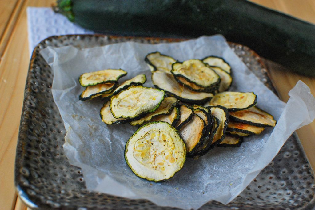 https://busybeingjennifer.com/2016/08/baked-lemon-pepper-zucchini-chips/