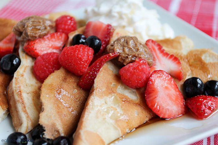 https://eatmovemake.com/french-toast-pancakes-with-cinnamon-butter-and-fresh-berries/