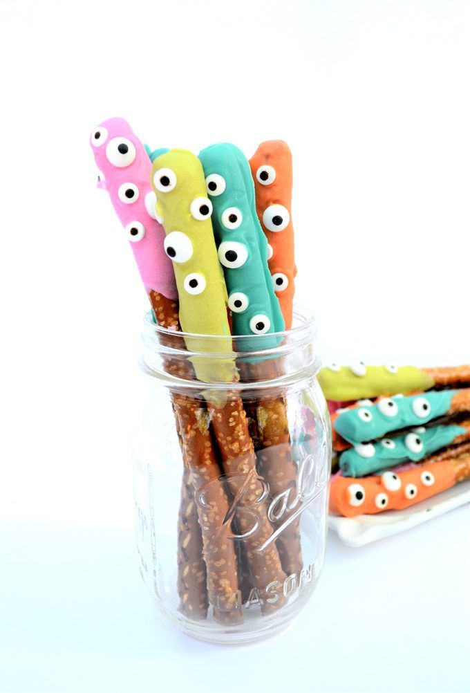 https://www.burlapandblue.com/2017/09/13/halloween-treat-idea-easy-dipped-pretzels/