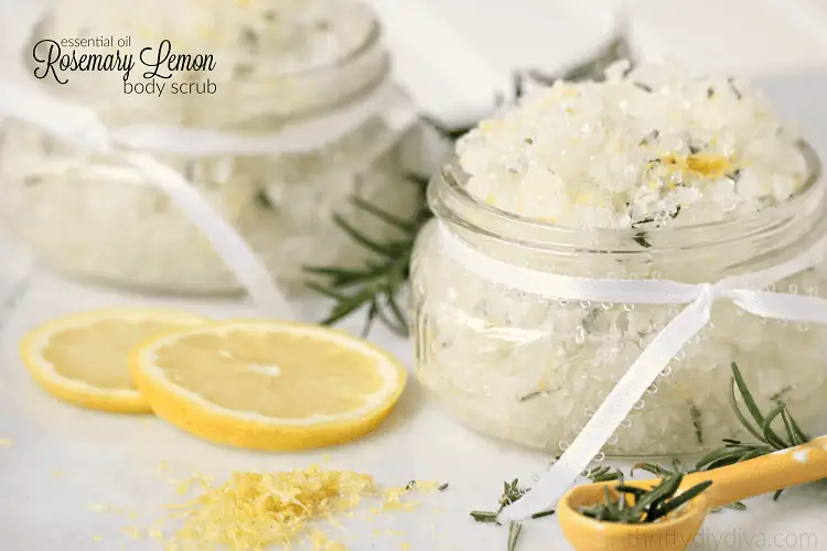 Body Scrub Seasoned with Lemon and Rosemary