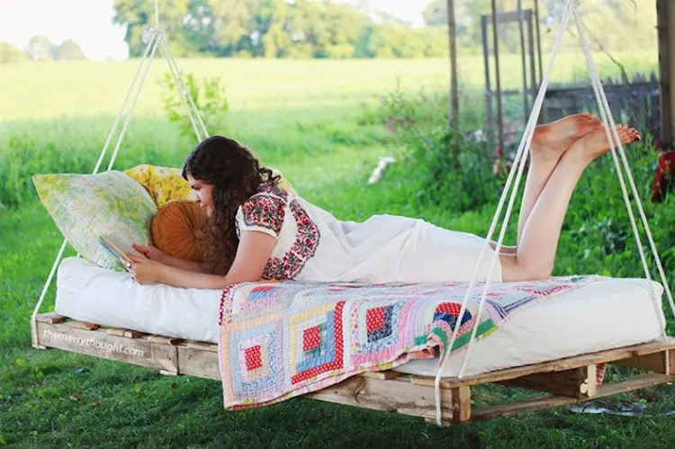 Pallet Swing bed