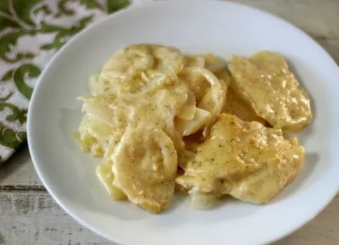 Slow Cooker Scalloped Potatoes