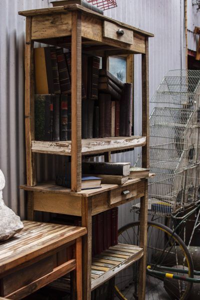 Rustic Pallet Bookshelf