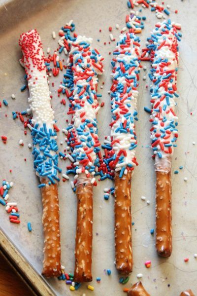 Patriotic 4th of July Dipped Pretzels