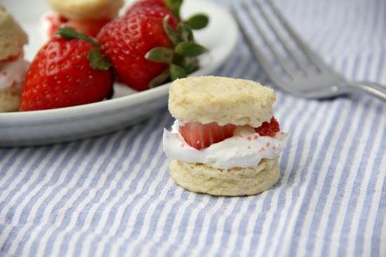 Mini Strawberry Shortcake Poppers