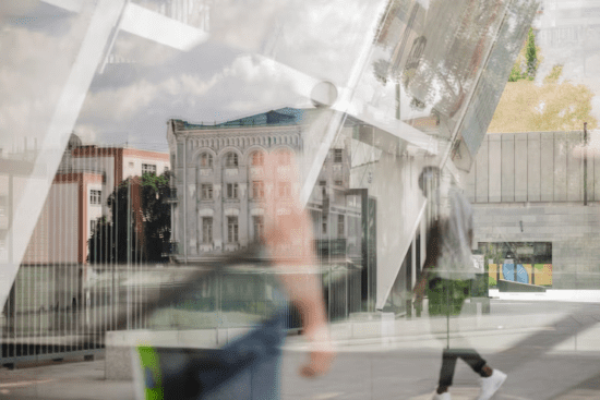 What to Look for in a Tempered Glass Supplier for Commercial and Residential Projects